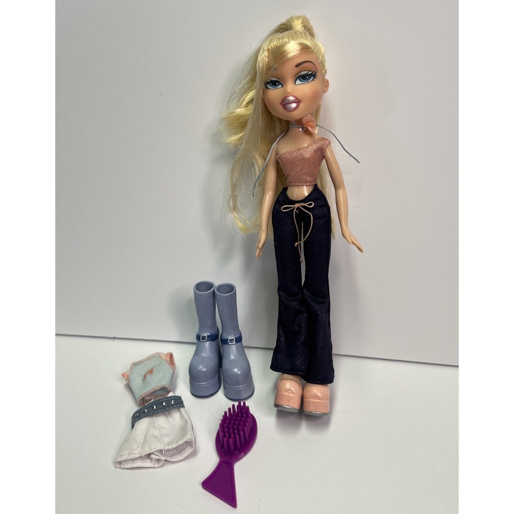 Bratz 2002 Flaunt It! Cloe 2nd Edition Side Part COMPLETE Original Set Rare MGA